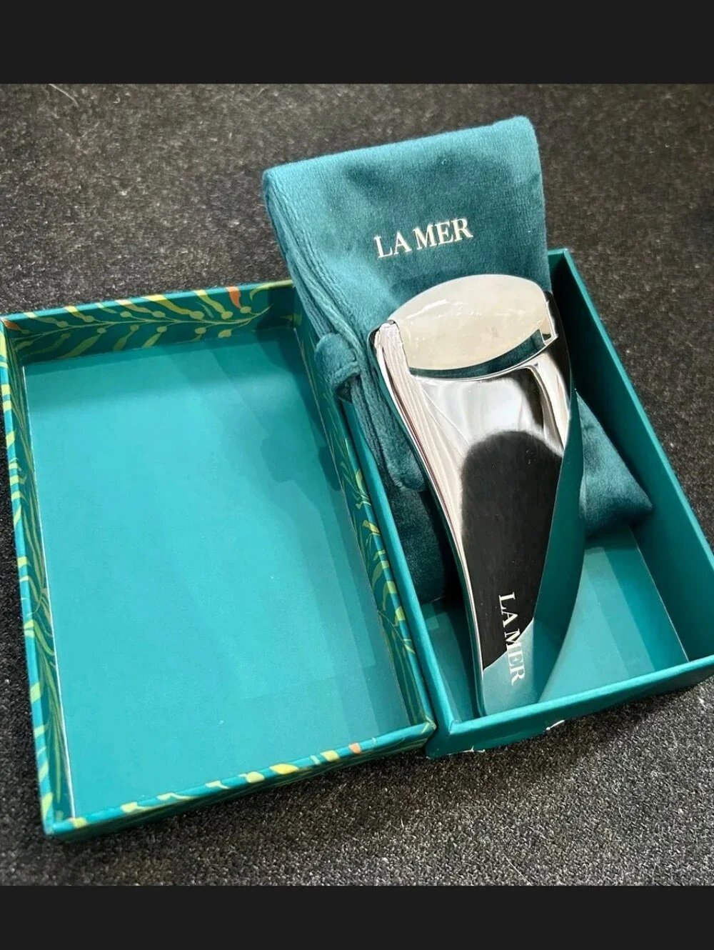 La Mer Roller White Jade